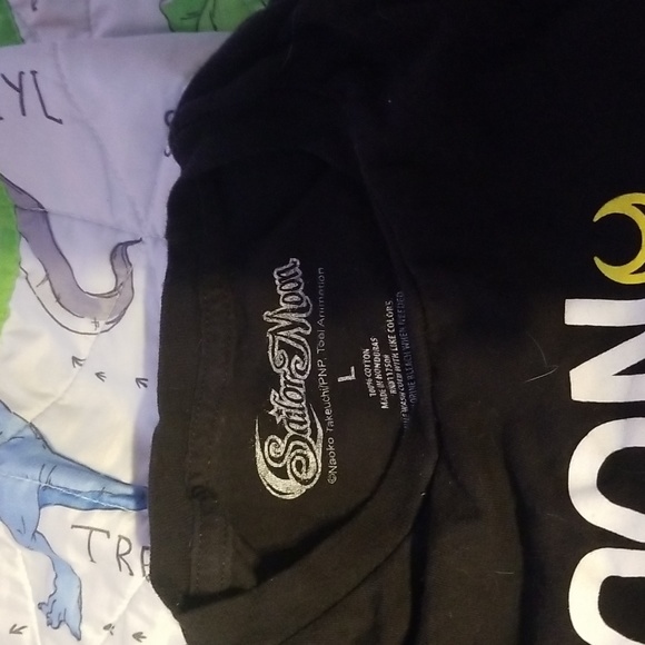 A sailormoon tee - Picture 2 of 2
